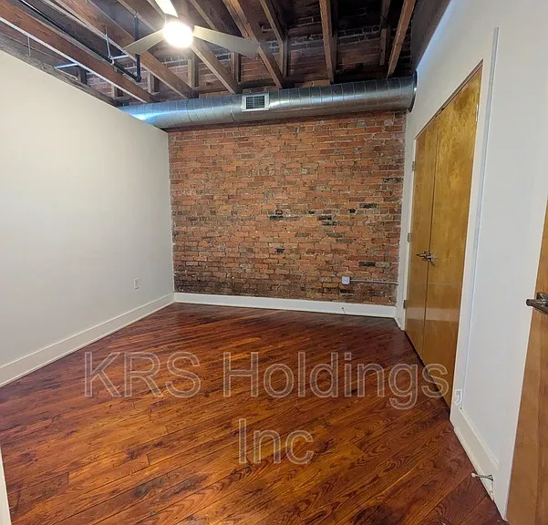 225 N Water St #208 — Photo 4
