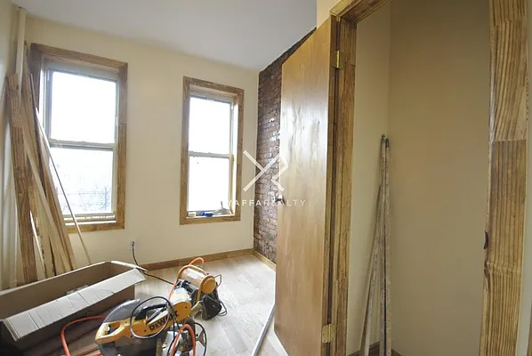 Rented by Yaffa Realty LLC | media 11