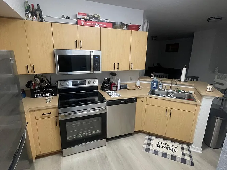 2202 Belmont Ln #2202 — Photo 3