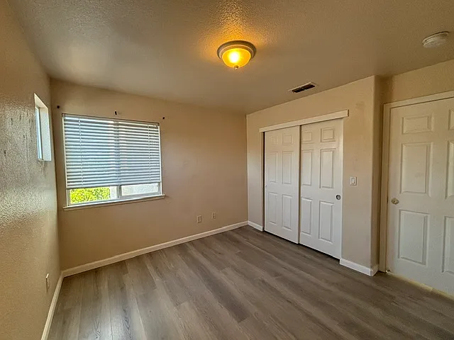 1864 Rochester St — Photo 11