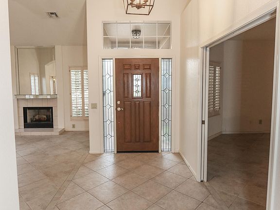 3rd image of 10926 E Bellflower Dr
