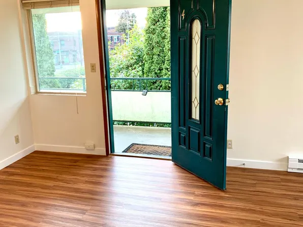 1440 NW 60th St APT 4, Seattle, WA 98107