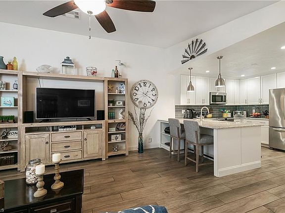 2nd image of 5639 Foxlake Dr