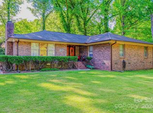 1708 Westbrook Cir, Gastonia, NC 28052