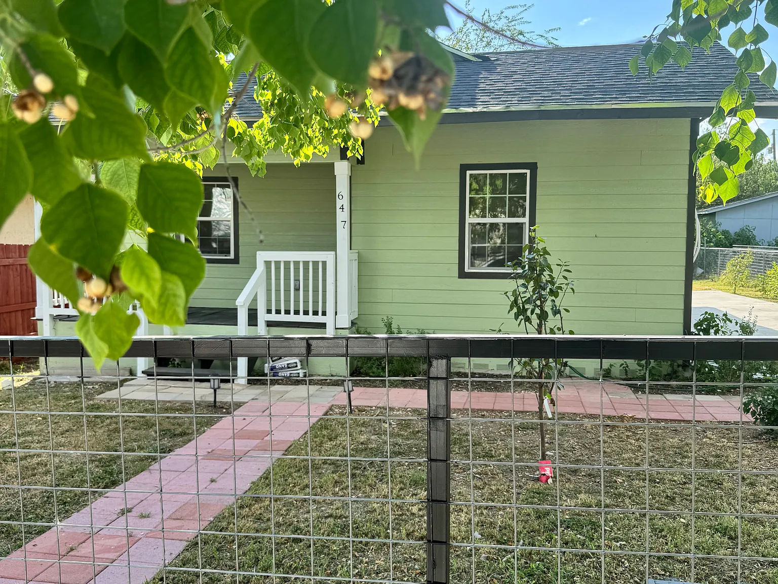 3 bed, 1100 sqft, $1,750 — Photo 1