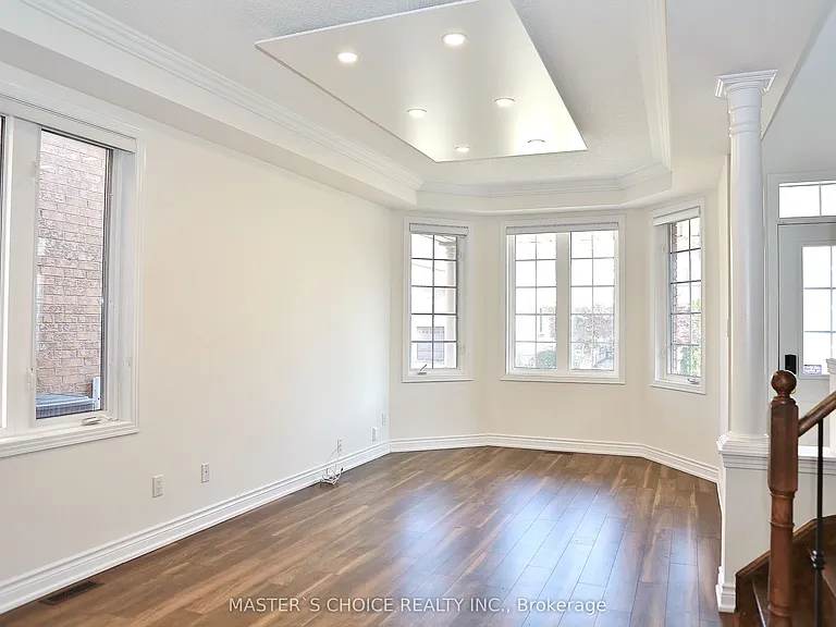 68 Oakford Dr — Photo 3