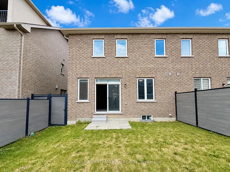9 Crofting Cres — Photo 19