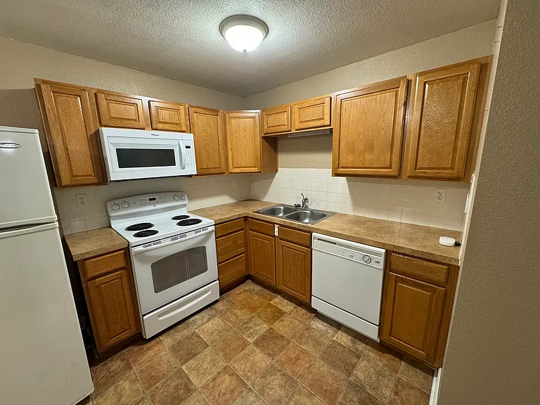 1011 W 24th St #1011 — Photo 58