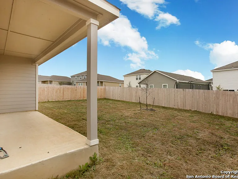 12530 Larissa — Photo 22