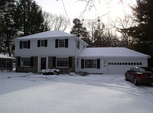 692 Shaker Rd, Longmeadow, MA 01106