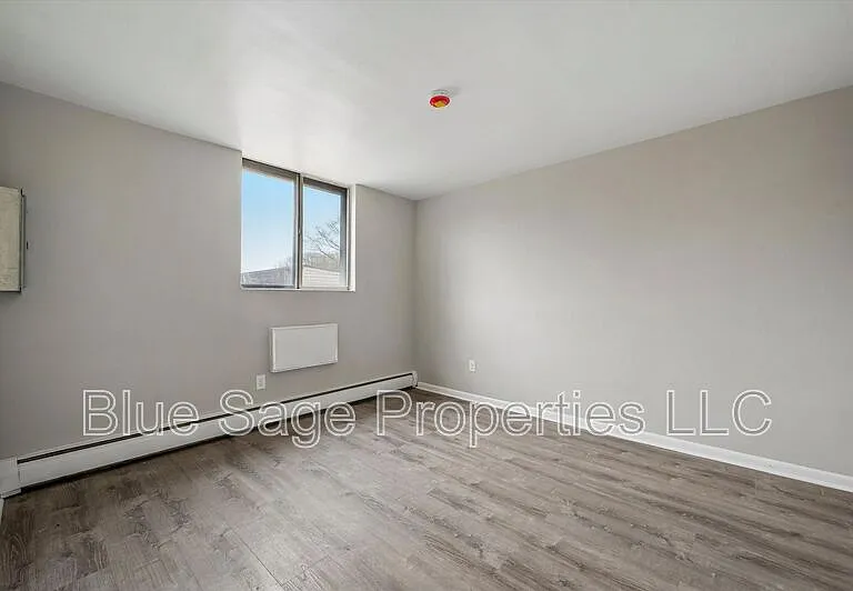 100 E Glenolden Ave #R11 — Photo 12