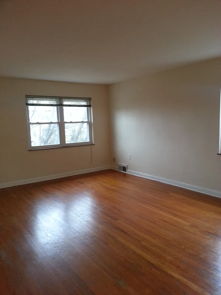 Building Photo - 804 Ellison Ave #3