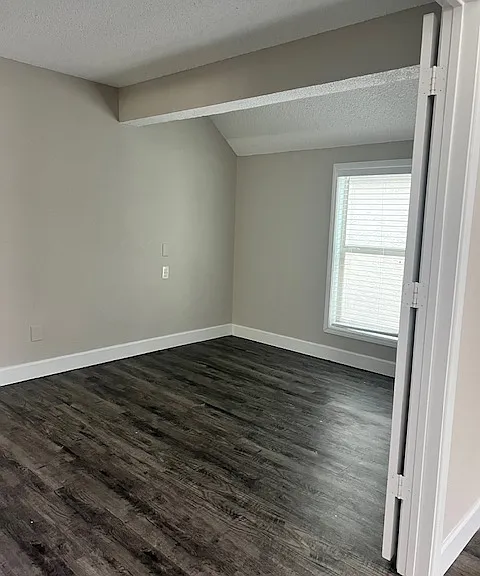 1021-2551 S Loop 289 — Photo 10