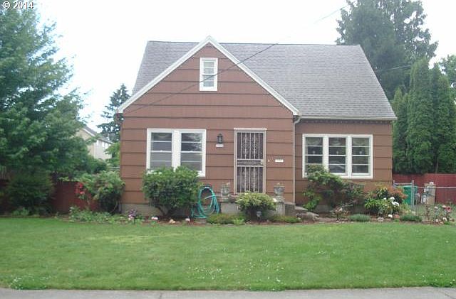 2nd image of 5910 SE Steele St