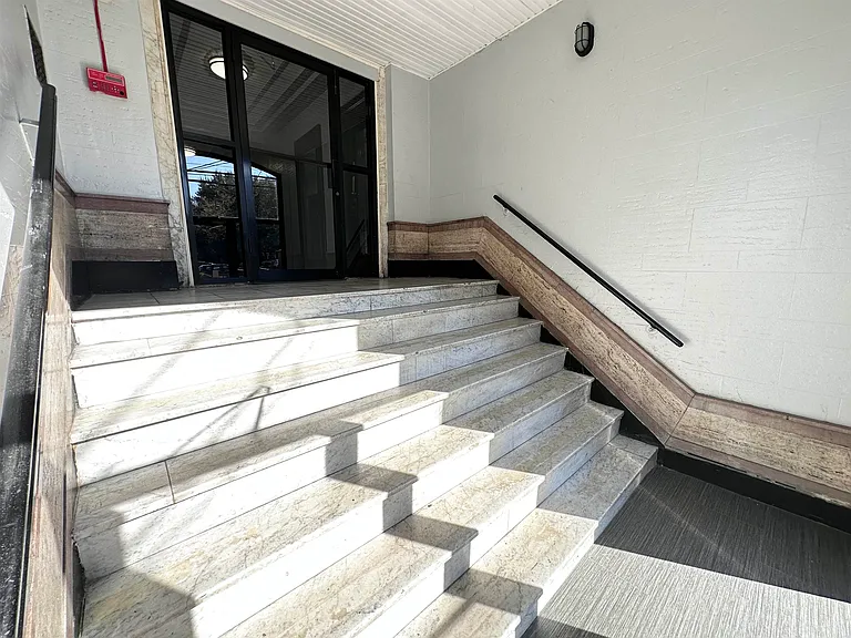 160 Vroom St #41 — Photo 5