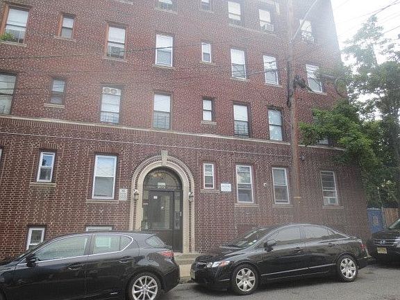 5th image of 67 Stuyvesant Ave Fl 3rd