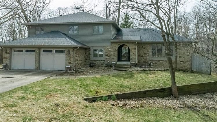 1st image of 875 W Oakwood Dr