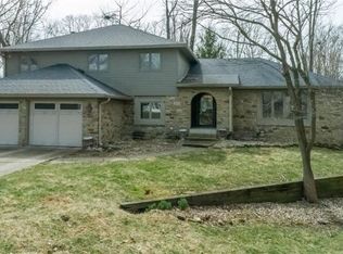 875 W Oakwood Dr, Greenwood, IN 46142
