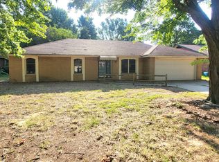 3232 S Roanoke Ave, Springfield, MO 65807