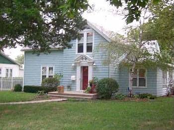 2nd image of 221 N Denver St