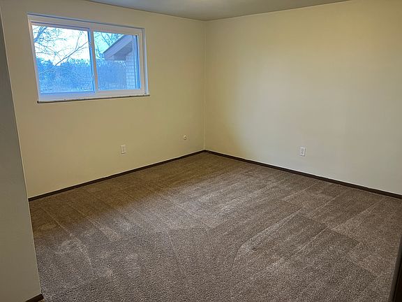 3rd image of 39 Soltis Dr
