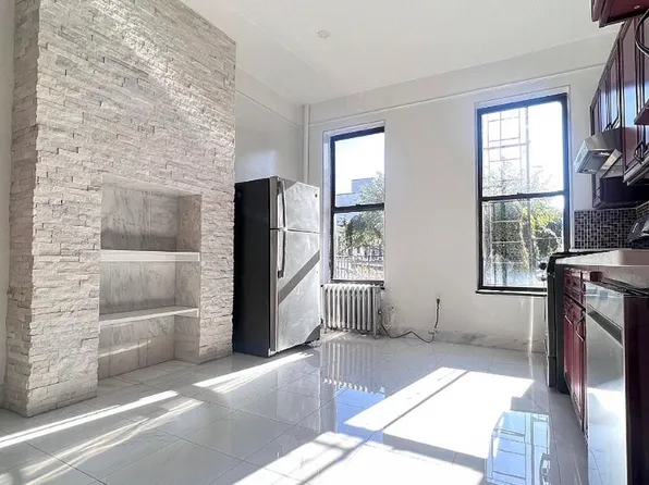 842 Bushwick Avenue image 3 of 8