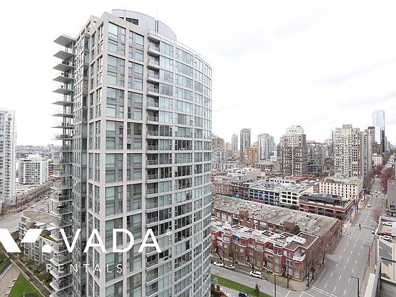 4th image of 989 Beatty St #2103