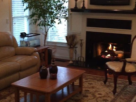 4th image of 2500 Dahlgreen Rd
