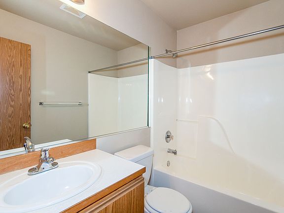3rd image of 2514 56th Ave NE