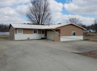 1517 N Terrace Hills Rd, Kendallville, IN 46755