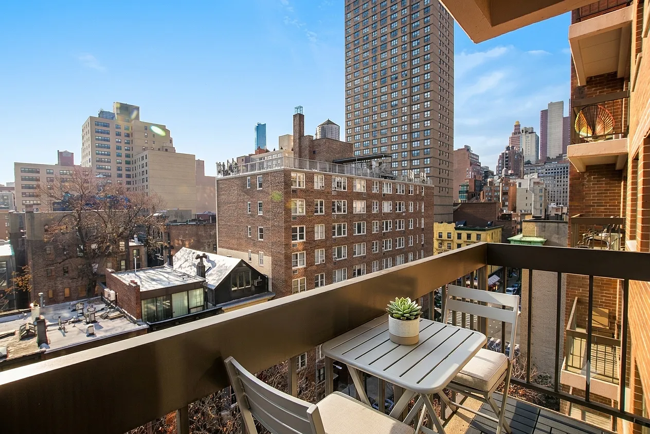207 East 30th Street — Photo 4