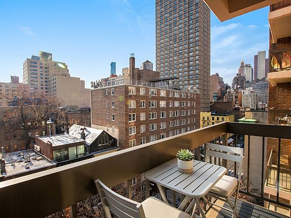 4th image of 207 E 30th St #U4b