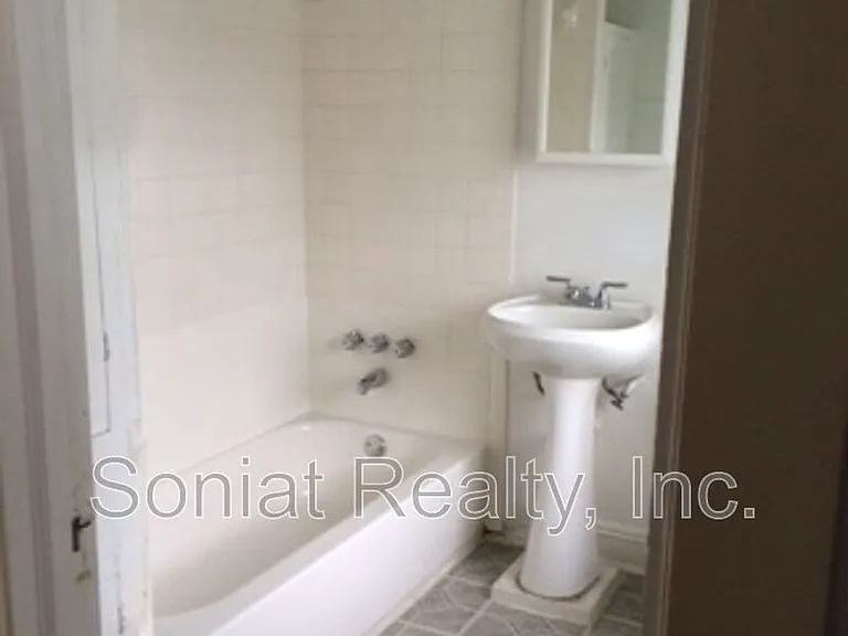 5324 Prytania St — Photo 11