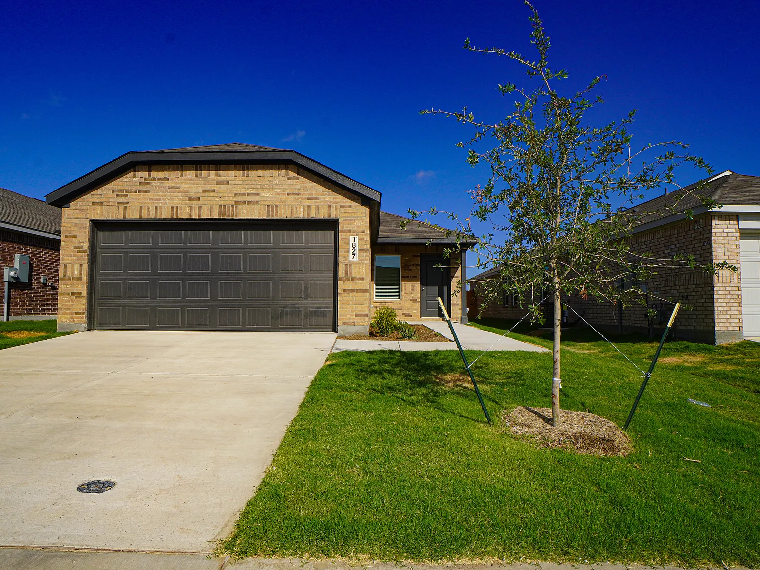 3 bed, 1461 sqft, $2,100 — Photo 2