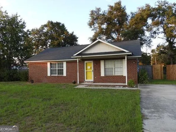 81 Crosby Dr, Hinesville, GA 31313