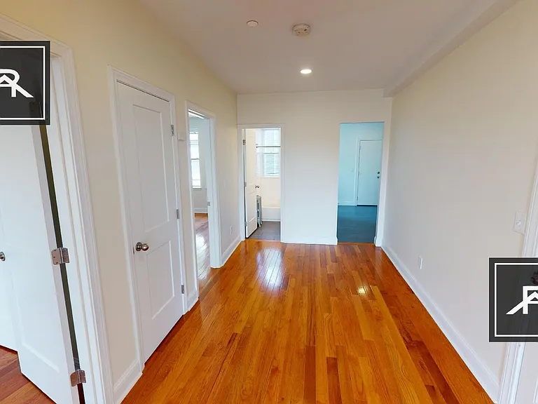 125 Sutherland Rd #L — Photo 5
