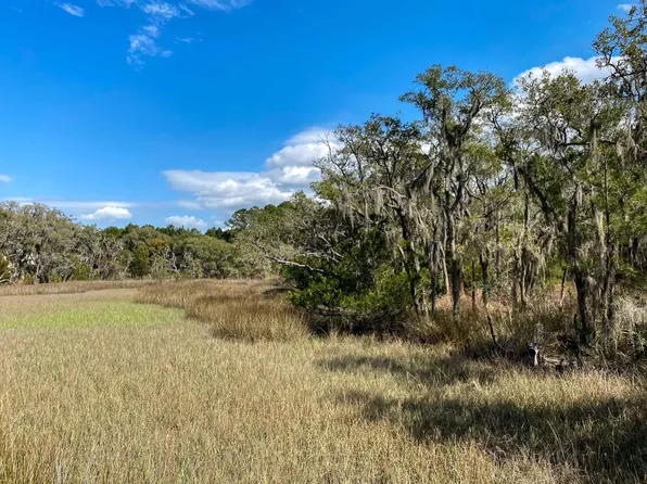 6026 Admiral Blake Ln, Wadmalaw Island, SC 29487