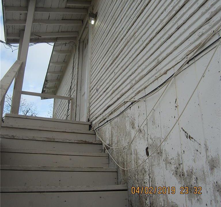 1st image of 866 Beech St #Up