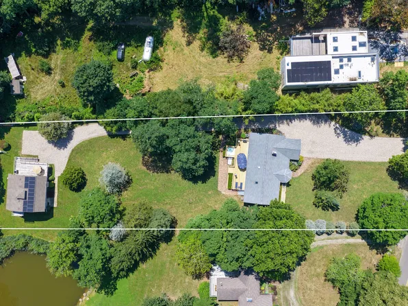64 N Midway Rd, Shelter Island, NY 11964