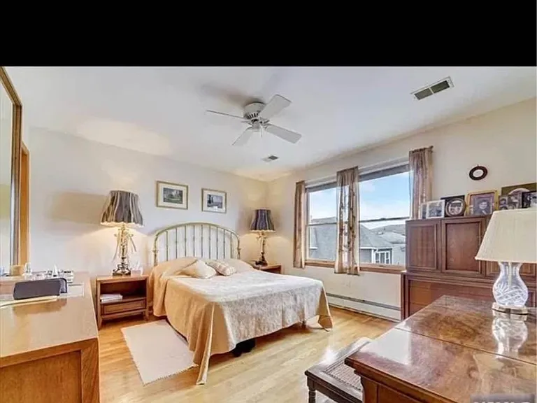 27 Arlington Blvd #2 — Photo 5