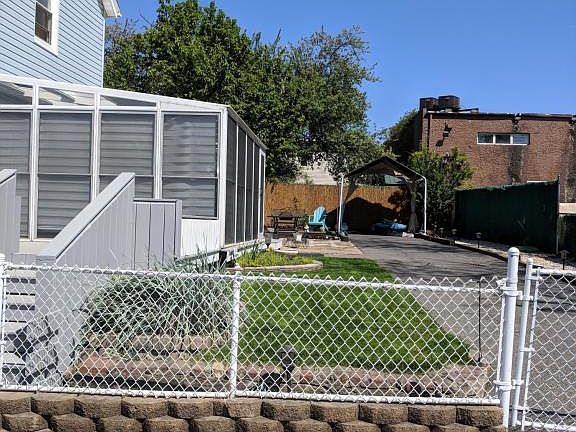 3rd image of 183 Pulaski Ave