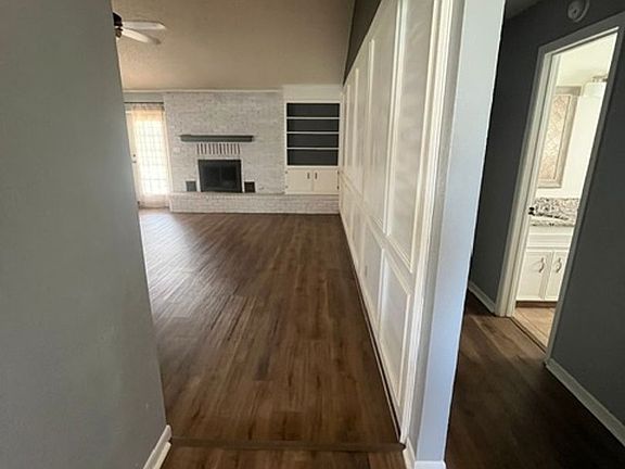 4th image of 8033 Weehunt Ct