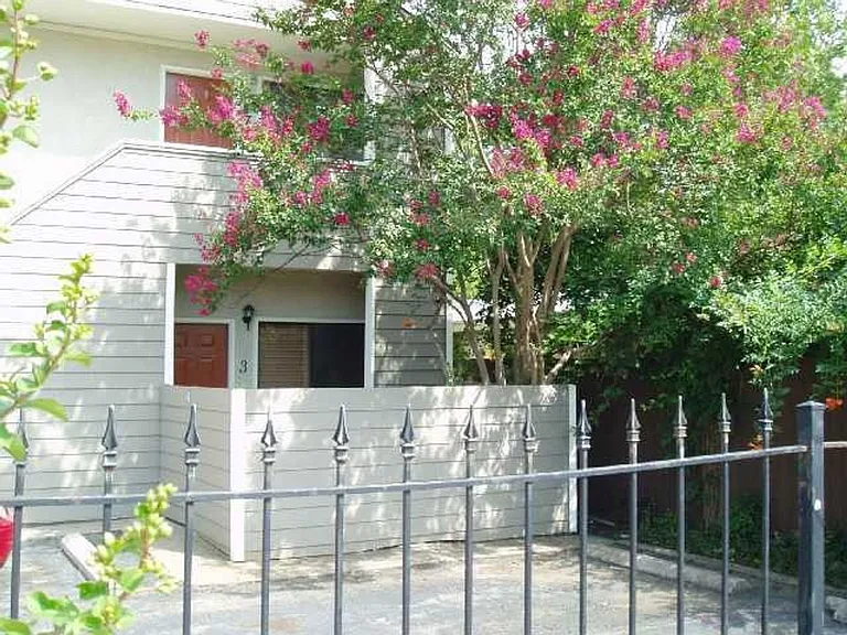 4409 Guadalupe St — Photo 7
