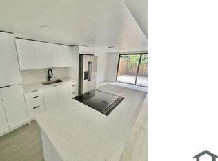 8010 NW 27th Pl, Sunrise, FL 33322