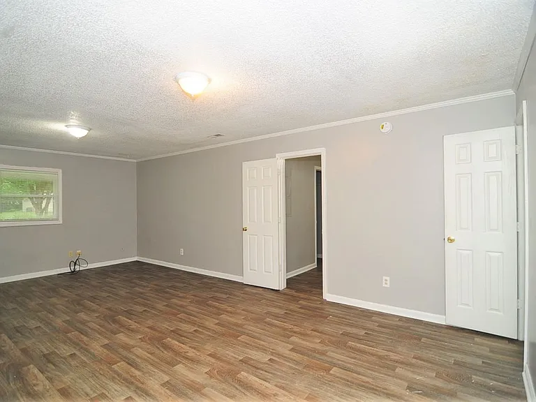 2425 Tuxedo Dr NW — Photo 11