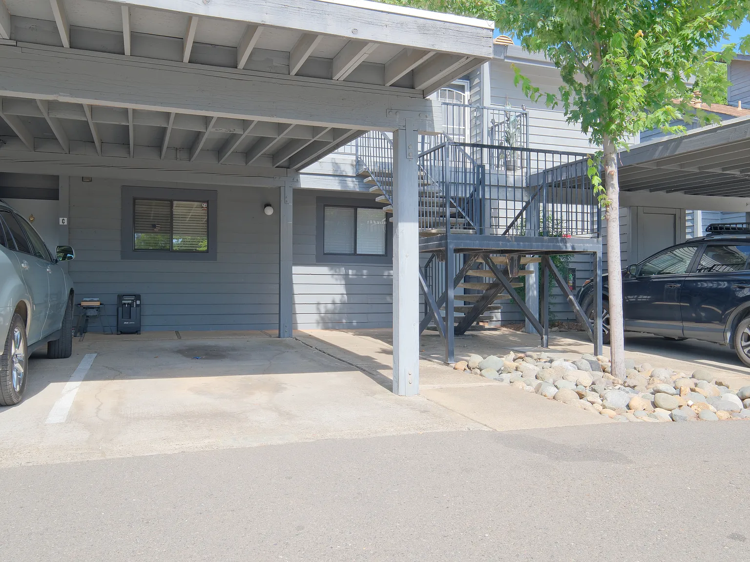 2 bed, 840 sqft, $1,725 — Photo 2