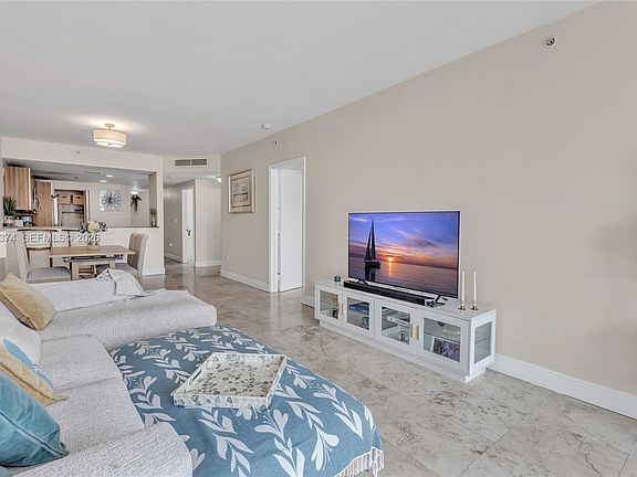 5th image of 6305 Indian Creek Dr APT 3G