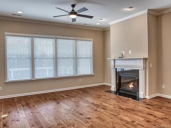 4th image of 125 Wheaton Ln
