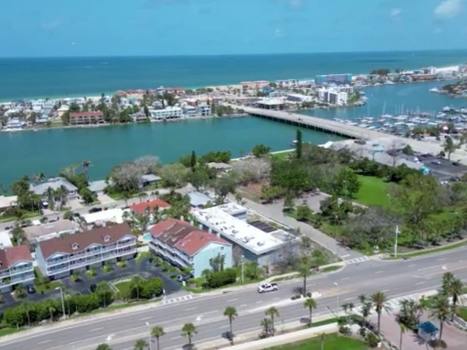 * Dog park directly across the street _ perfect for pet lovers!
* Direct beach access just steps away
* Quiet, peaceful neighborhood ideal for relaxing after a long day