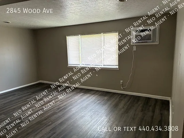 Building Photo - 2845 Wood Ave